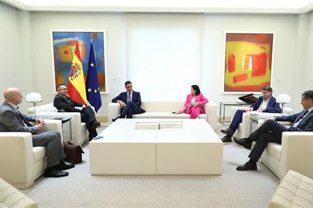 14/06/2022. El presidente del Gobierno recibe al vicepresidente de la farmacéutica Moderna. Pedro Sánchez, la ministra Carolina Darias y Dan...