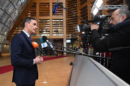 14/12/2022. Pedro Sánchez asiste a la Cumbre UE-ASEAN. El presidente del Gobierno, Pedro Sánchez, ha realizado declaraciones ante los medios...