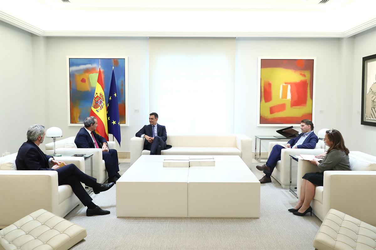 15/06/2022. Sánchez se reúne con el secretario general iberoamericano, Andrés Allamand. Un momento de la reunión entre Sánchez, Allamand y s...