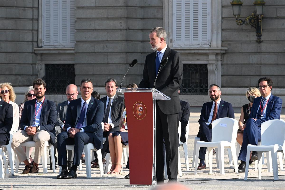 15/07/2022. España rinde homenaje a las víctimas de la pandemia y reconoce la labor del personal sanitario. El rey Felipe VI durante su inte...