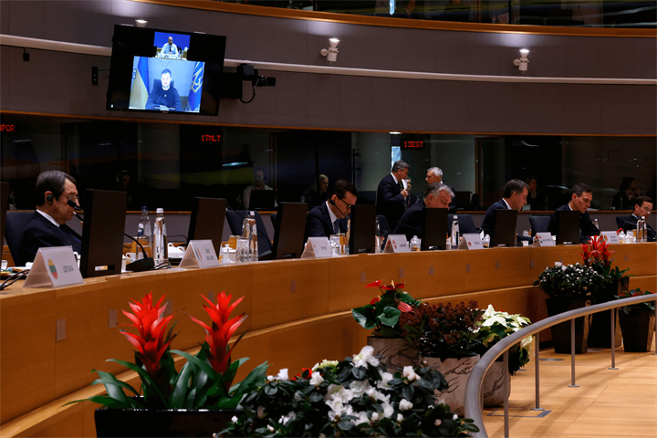 Los líderes de la UE, durante una intervención en línea del presidente de Ucrania