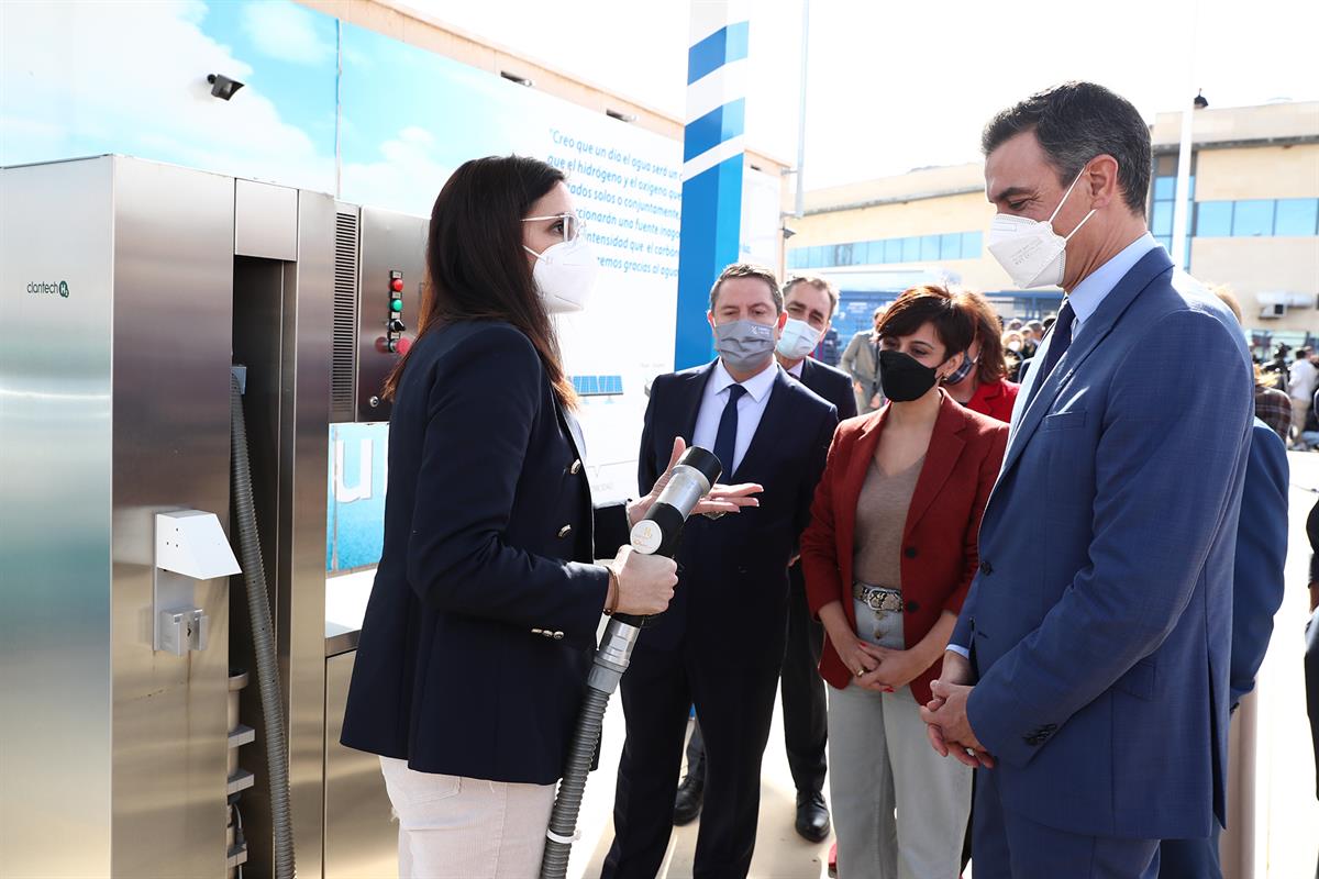 16/02/2022. Pedro Sánchez visita el Centro Nacional del Hidrógeno (CNH2). El presidente del Gobierno, Pedro Sánchez, durante su visita a las...