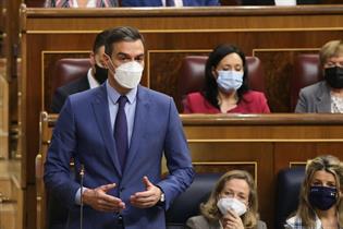 El presidente del Gobierno, Pedro Sánchez, durante una de sus respuestas en la sesión de control en el Congreso