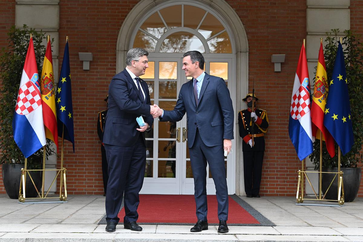 16/03/2022. El presidente recibe al primer ministro de la República de Croacia, Andrej Plenković. El presidente del Gobierno, Pedro Sánchez,...