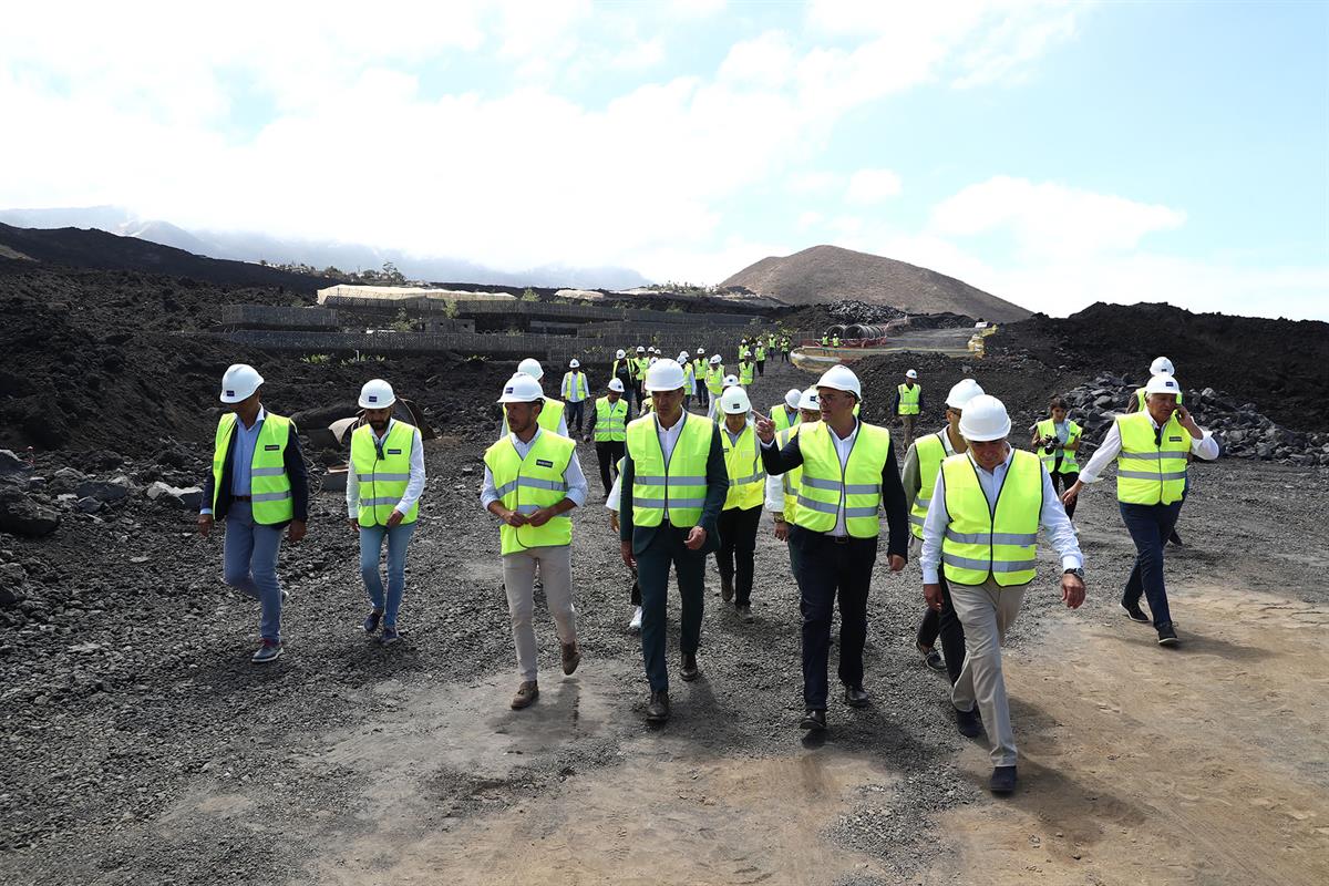 16/08/2022. Pedro Sánchez visita la isla de La Palma. El presidente del Gobierno, Pedro Sánchez, ha recorrido las obras de la nueva carreter...