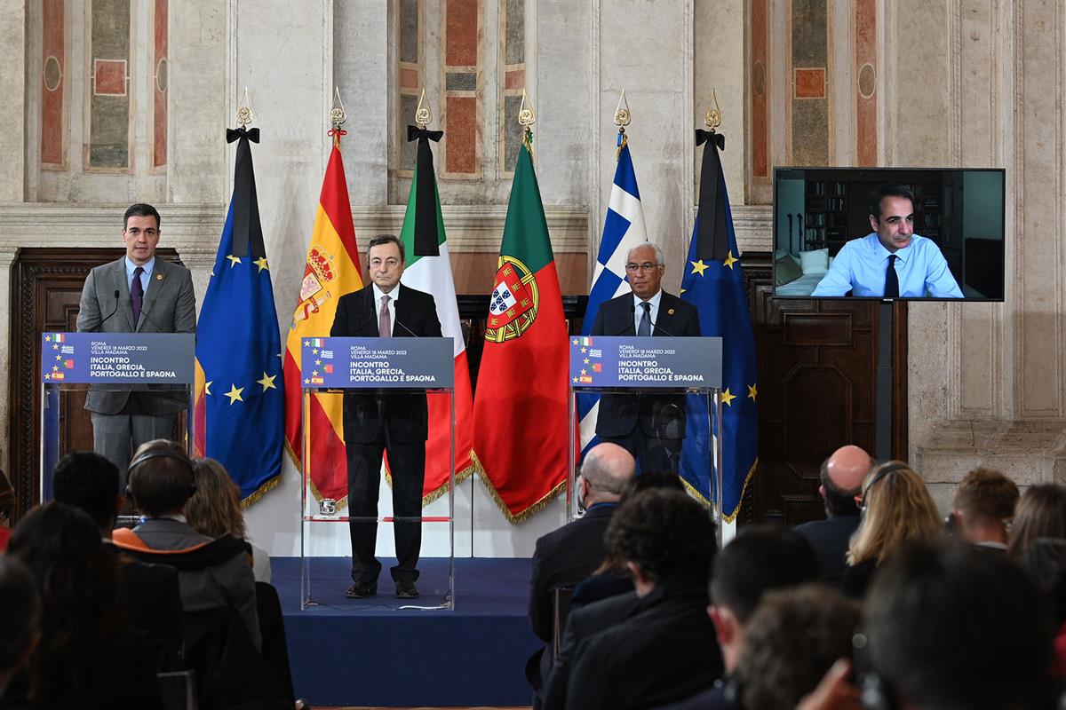 18/03/2022. El presidente del Gobierno viaja a Roma. El presidente del Gobierno, Pedro Sánchez, durante su comparecencia con el primer minis...