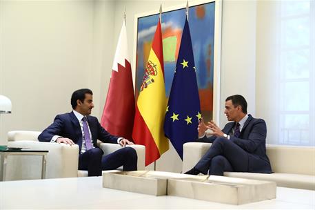 18/05/2022. Pedro Sánchez recibe al emir de Catar, Tamim bin Hamad Al-Thani. El presidente del Gobierno, Pedro Sánchez, y el emir de Catar, ...