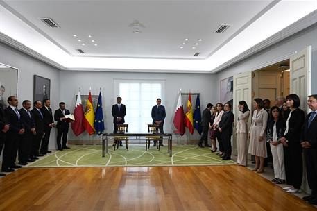 18/05/2022. Pedro S&#225;nchez recibe al emir de Catar, Tamim bin Hamad Al-Thani. El presidente del Gobierno, Pedro S&#225;nchez, y el emir de Catar, ...