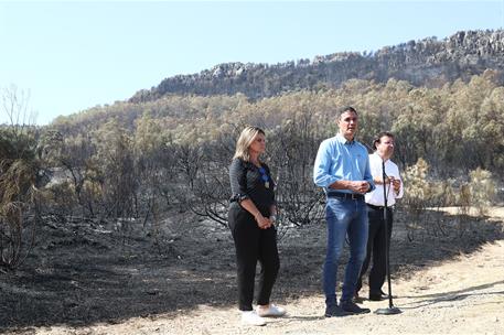 18/07/2022. El presidente del Gobierno visita la zonas afectadas por los incendios en C&#225;ceres. El presidente del Gobierno, Pedro S&#225;nchez, ac...