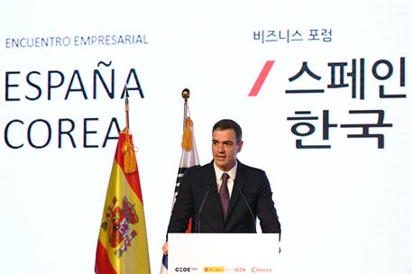 18/11/2022. Viaje oficial del presidente del Gobierno a Corea (segunda jornada)