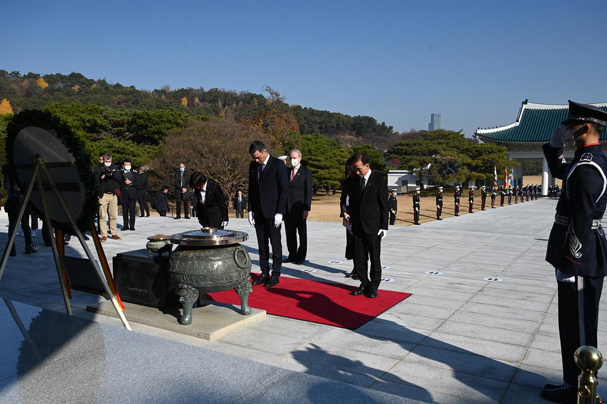 18/11/2022. Viaje oficial del presidente del Gobierno a Corea (segunda jornada)