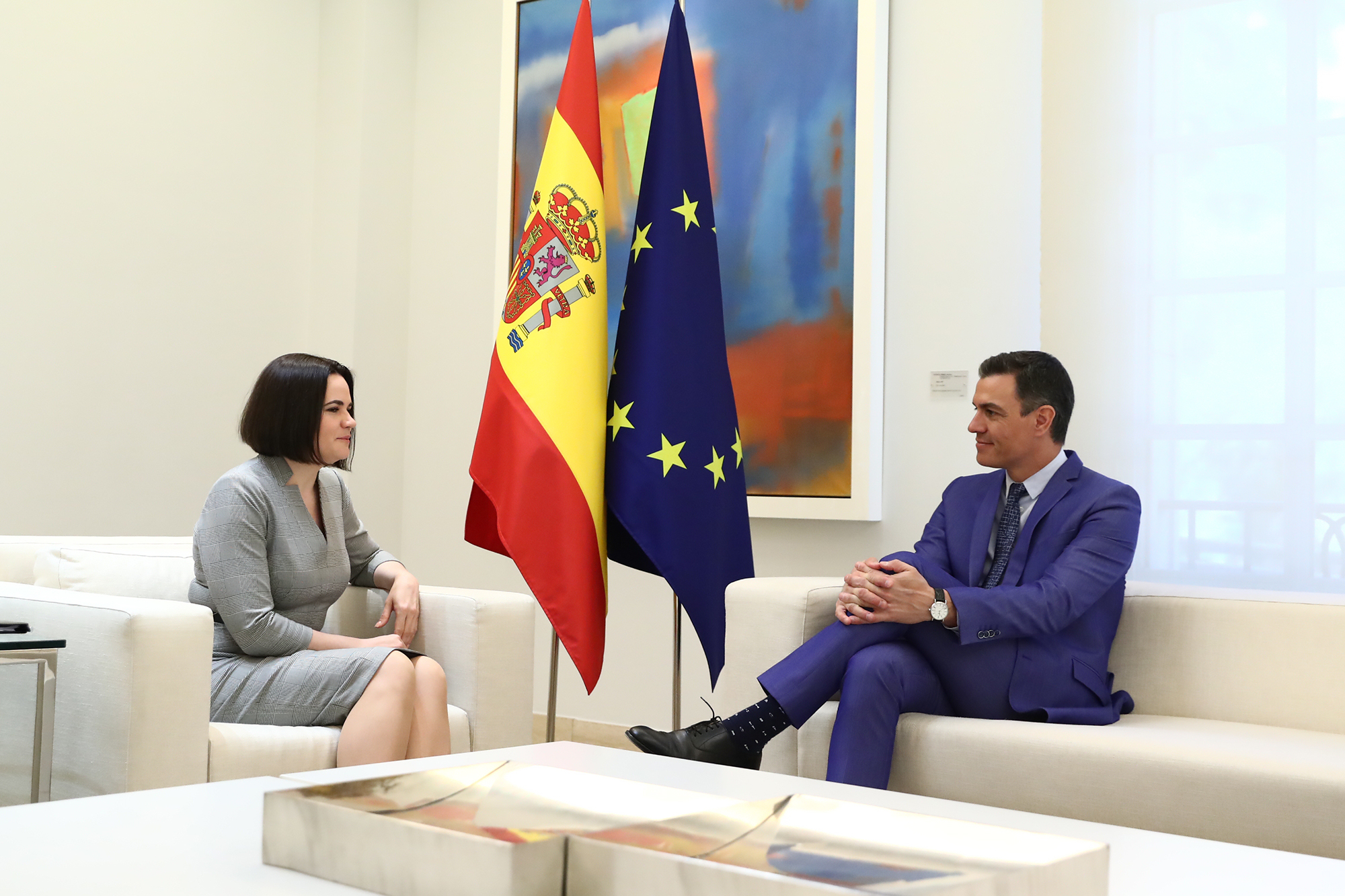 El presidente Pedro Sánchez durante su encuentro con Svletana Tijanovskaya