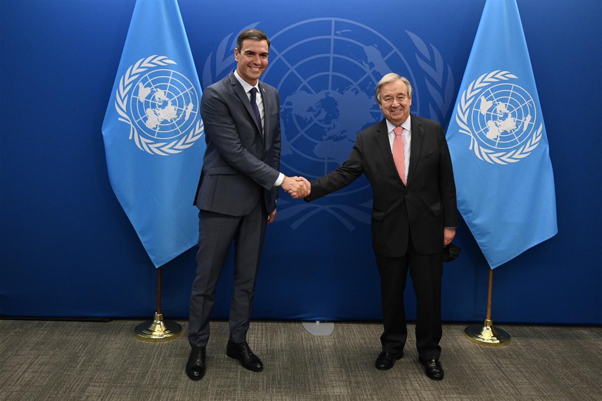 19/09/2022. Pedro Sánchez comienza su viaje a Nueva York con una reunión con el secretario general de la ONU. Reunión de Pedro Sánchez con e...