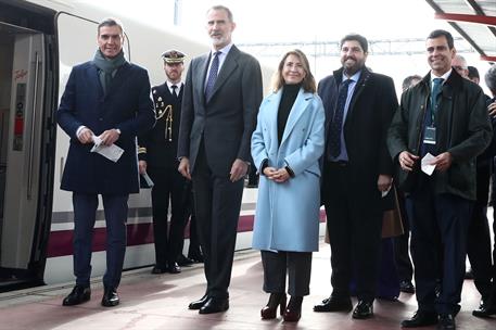 19/12/2022. Pedro Sánchez asiste a la inauguración de la línea de Alta Velocidad Madrid-Murcia. El rey Felipe VI, el presidente del Gobierno...