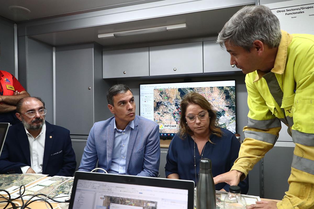 20/07/2022. Pedro Sánchez visita las zonas afectadas por los incendios en Aragón. El presidente del Gobierno, Pedro Sánchez, el presidente d...