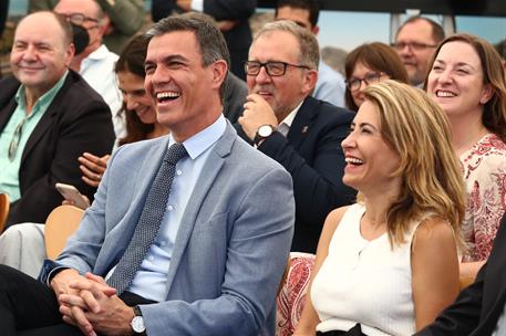 20/07/2022. Pedro Sánchez inaugura el nuevo trazado de la carretera N-232 a su paso por el Puerto del Querol. Pedro Sánchez, acompañado por ...