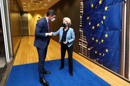 21/03/2022. Pedro Sánchez se reúne con la presidenta de la Comisión Europea, Ursula Von der Leyen. El presidente del Gobierno, Pedro Sánchez...