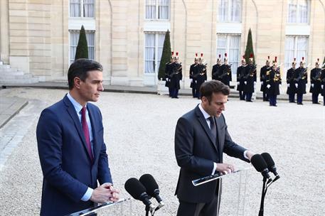 21/03/2022. Pedro Sánchez viaja a Francia. El presidente del Gobierno, Pedro Sánchez, y el presidente de la República Francesa, Emmanuel Mac...