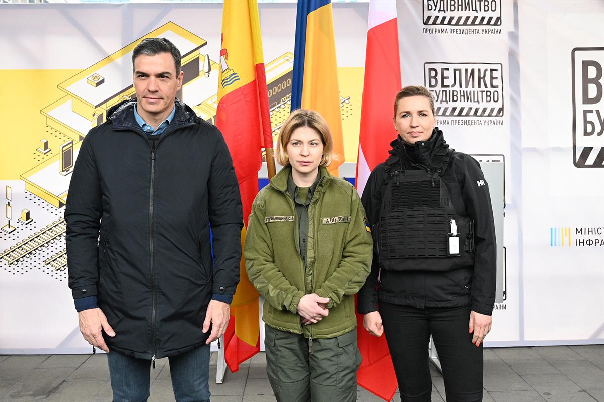 21/04/2022. Viaje del presidente del Gobierno a Ucrania. El presidente del Gobierno, Pedro Sánchez, junto a la viceprimera ministra ucranian...