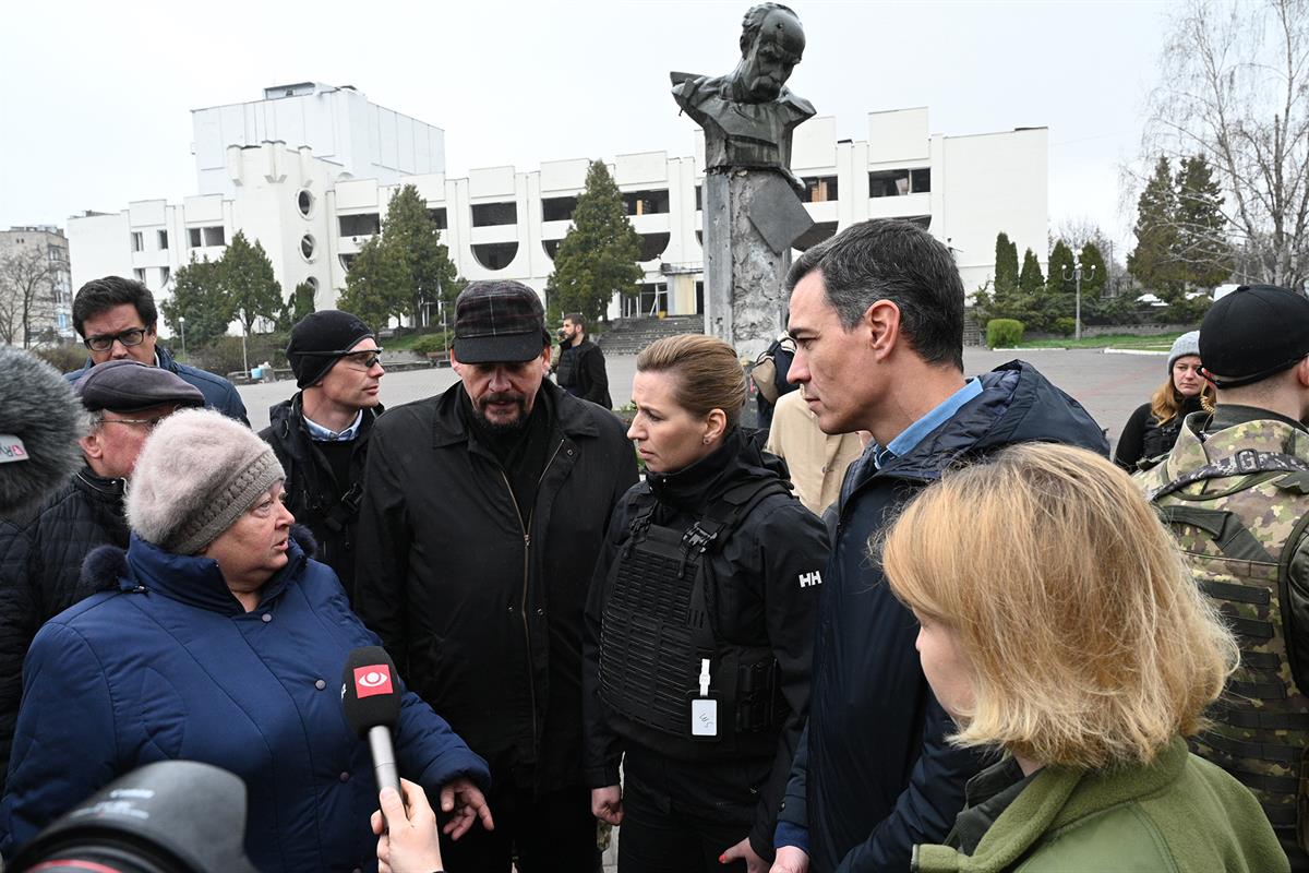 21/04/2022. Viaje del presidente del Gobierno a Ucrania. El presidente del Gobierno, Pedro Sánchez, y la primera ministra de Dinamarca, Mett...