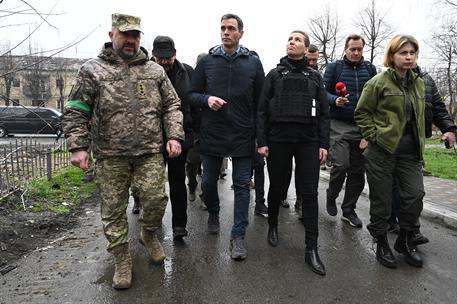 21/04/2022. Viaje del presidente del Gobierno a Ucrania. El presidente del Gobierno, Pedro Sánchez, y la primera ministra de Dinamarca, Mett...