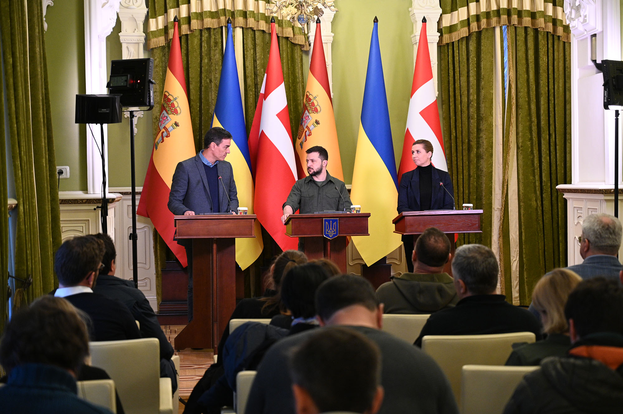 Pedro Sánchez, Volodímir Zelenski y Mette Frederiksen