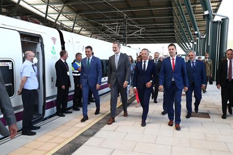 21/07/2022. Pedro S&#225;nchez asiste a la inauguraci&#243;n de la l&#237;nea de Alta Velocidad a Burgos. El rey Felipe VI, el presidente del Gobierno, Ped...