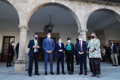 22/02/2022. Pedro Sánchez visita las localidades de Villanueva de la Serena y Don Benito. El presidente del Gobierno, Pedro Sánchez, acompañ...