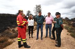 El presidente del Gobierno, Pedro Sánchez, durante la visita a las zonas afectadas por el incendio en la Sierra de la Culebra