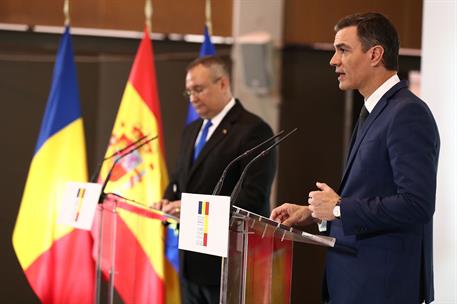 23/11/2022. Pedro S&#225;nchez asiste a la I Cumbre hispano-rumana. El presidente del Gobierno, Pedro S&#225;nchez, y el primer ministro de Ruman&#237;a, N...