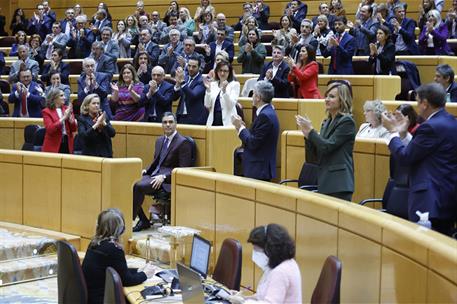 22/11/2022. El presidente del Gobierno comparece ante el Pleno del Senado. El grupo parlamentario socialista aplaude al presidente del Gobie...