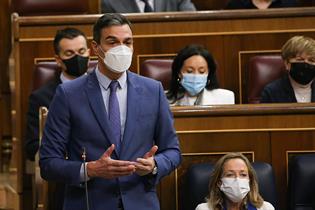 El presidente del Gobierno, Pedro Sánchez, durante la sesión de control en el Congreso de los Diputados