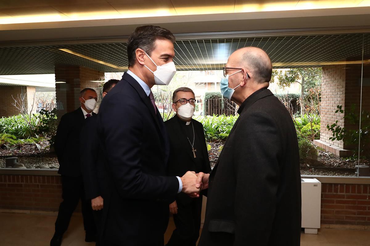 24/01/2022. Pedro Sánchez se reúne con el presidente de la Conferencia Episcopal. El presidente del Gobierno, Pedro Sánchez, es recibido por...