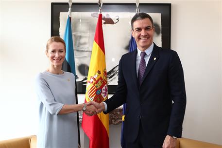24/06/2022. Pedro Sánchez asiste al Consejo Europeo y la Cumbre UE- Balcanes: segunda jornada. Pedro Sánchez saluda a la primera ministra de...