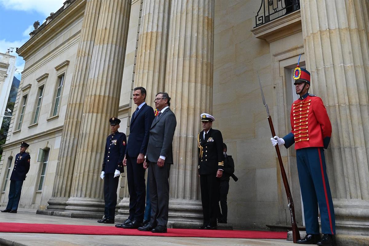 24/08/2022. Viaje oficial de Pedro Sánchez por América Latina: Colombia. El presidente del Gobierno, Pedro Sánchez, es recibido por el presi...