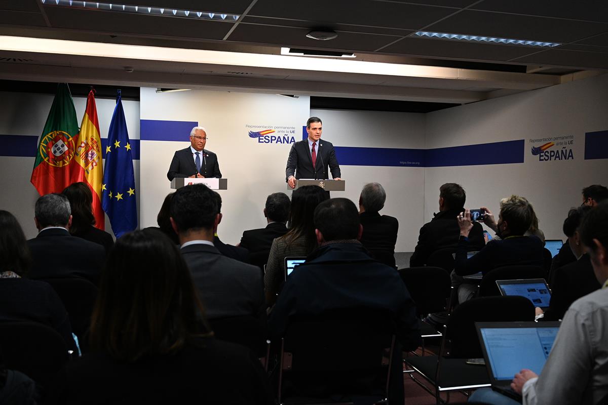 25/03/2022. Rueda de prensa posterior al Consejo Europeo. El presidente del Gobierno, Pedro Sánchez, y el primer ministro de Portugal, Antón...
