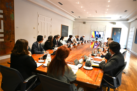 26/09/2022. Pedro Sánchez mantiene un encuentro por videoconferencia con representantes de la OIE