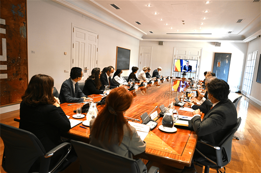 26/09/2022. Pedro Sánchez holds a videoconference meeting with representatives of the Bureau International des Expositions (BIE). The Presid...