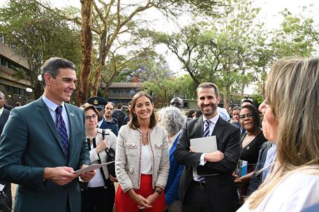 26/10/2022. Viaje del presidente del Gobierno a Kenia. El presidente del Gobierno, Pedro Sánchez, y la ministra Reyes Maroto, en un encuentr...