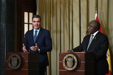 27/10/2022. Viaje del presidente del Gobierno a Sud&#225;frica. Declaraci&#243;n institucional del presidente del Gobierno, Pedro S&#225;nchez, y del presi...