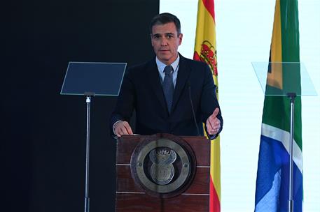 27/10/2022. Viaje del presidente del Gobierno a Sud&#225;frica. El presidente del Gobierno, Pedro S&#225;nchez, durante su intervenci&#243;n en el Foro Emp...