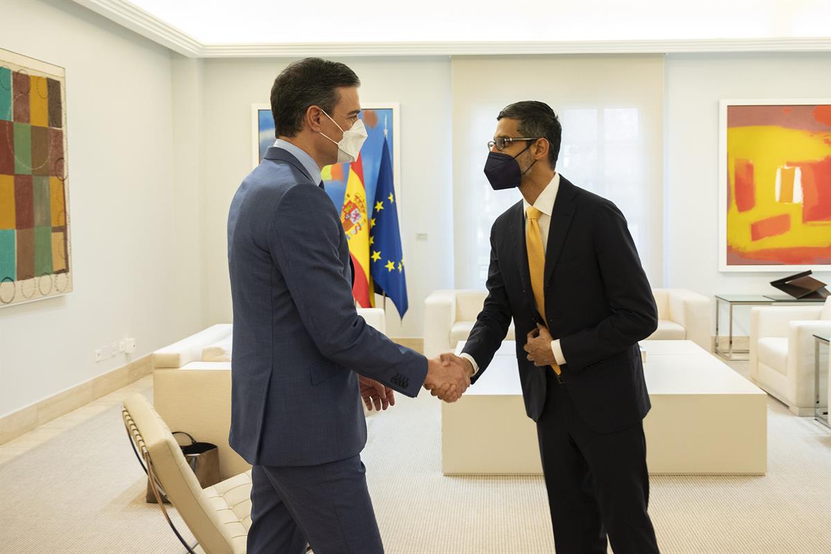 28/03/2022. Encuentro de Pedro Sánchez con el director ejecutivo de Google, Sundar Pichai. El presidente del Gobierno, Pedro Sánchez, y el d...