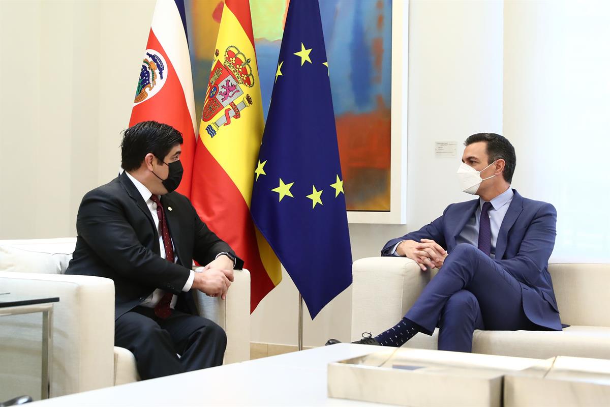 28/03/2022. El presidente del Gobierno recibe al presidente de Costa Rica. El presidente del Gobierno, Pedro Sánchez, y el presidente de la ...