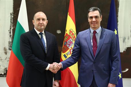28/04/2022. Pedro Sánchez recibe al presidente de la República de Bulgaria, Rumen Radev. El presidente del Gobierno, Pedro Sánchez, junto al...