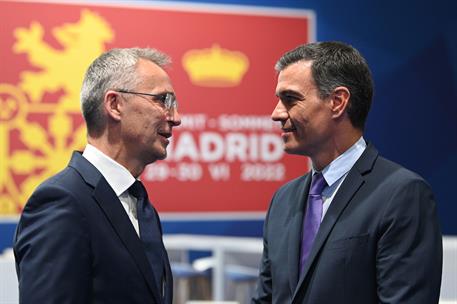 28/06/2022. Sánchez y Stoltenberg visitan las instalaciones de la Cumbre de la OTAN en Madrid. El presidente del Gobierno, Pedro Sánchez, y ...