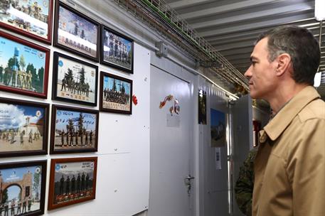 28/12/2022. Pedro Sánchez viaja a Líbano. El presidente del Gobierno, Pedro Sánchez, durante su recorrido por las instalaciones de la Base M...