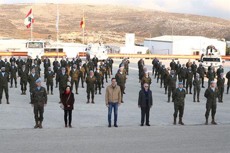 28/12/2022. Pedro S&#225;nchez viaja a L&#237;bano. Foto de familia del presidente del Gobierno junto a los integrantes del contingente espa&#241;ol destac...