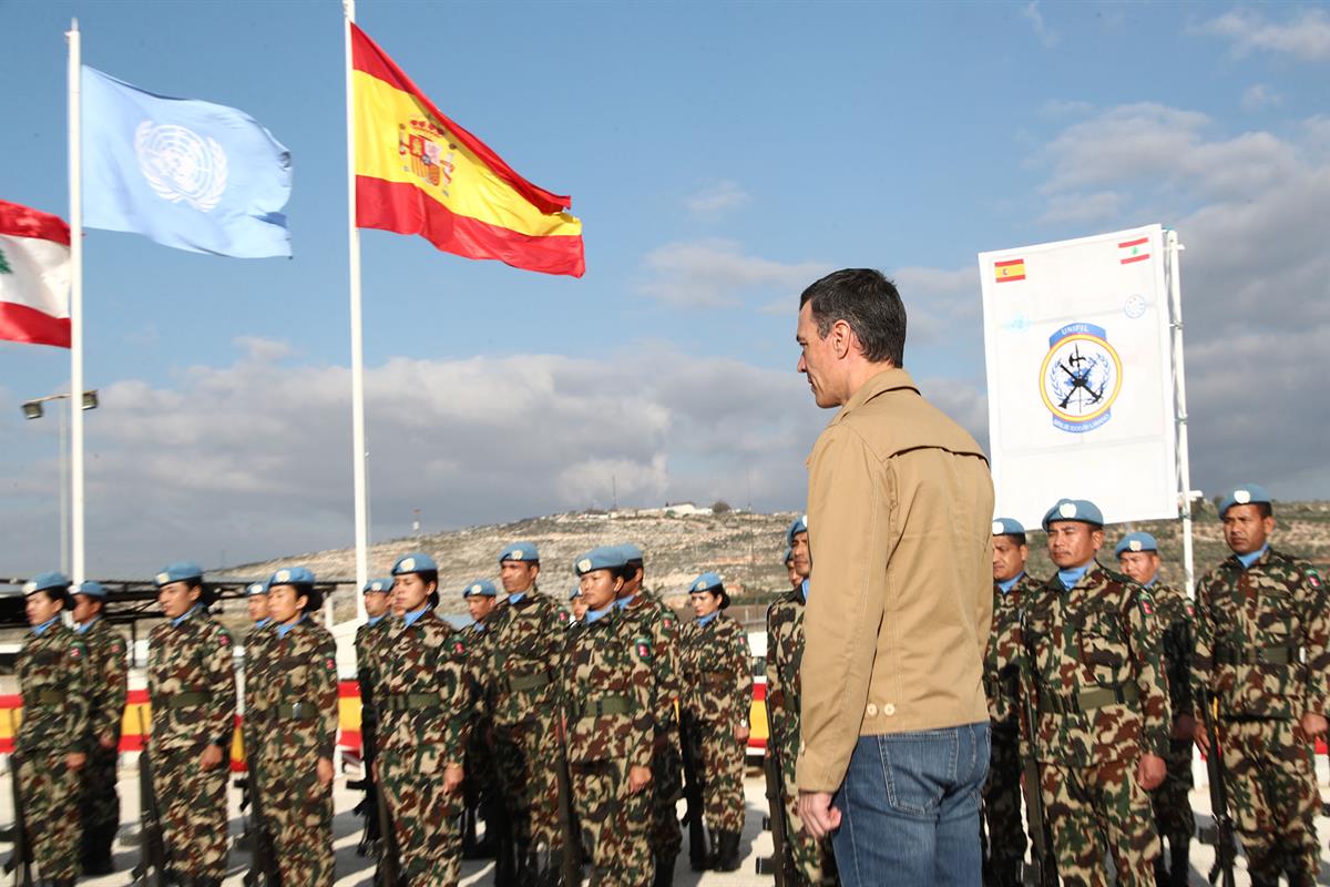 28/12/2022. Pedro Sánchez viaja a Líbano. El presidente del Gobierno, Pedro Sánchez, durante su visita al contingente español en la Base Mig...