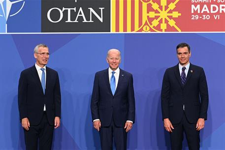 29/06/2022. Pedro Sánchez participa en la Cumbre de la OTAN (primera jornada). El presidente del Gobierno, Pedro Sánchez, y el secretario ge...