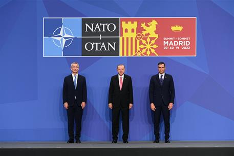 29/06/2022. Pedro Sánchez participa en la Cumbre de la OTAN (primera jornada). El presidente del Gobierno, Pedro Sánchez, y el secretario ge...